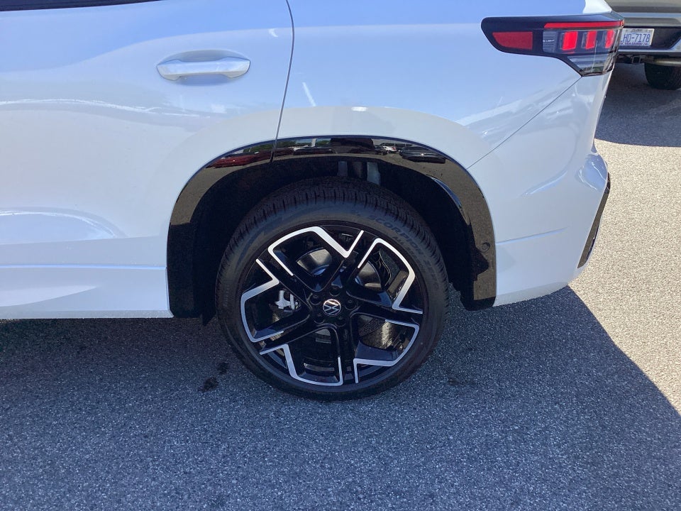 2026 Volkswagen Tiguan SEL R-Line Turbo