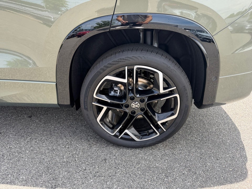 2026 Volkswagen Tiguan SEL R-Line Turbo