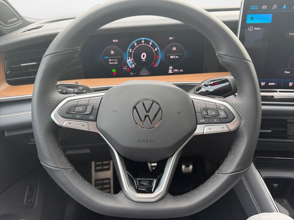 2026 Volkswagen Tiguan SEL R-Line Turbo