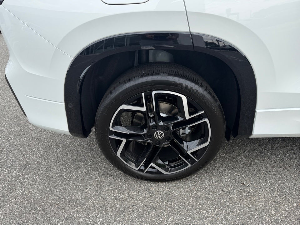 2026 Volkswagen Tiguan SEL R-Line Turbo