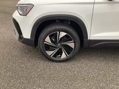 2026 Volkswagen Taos SE