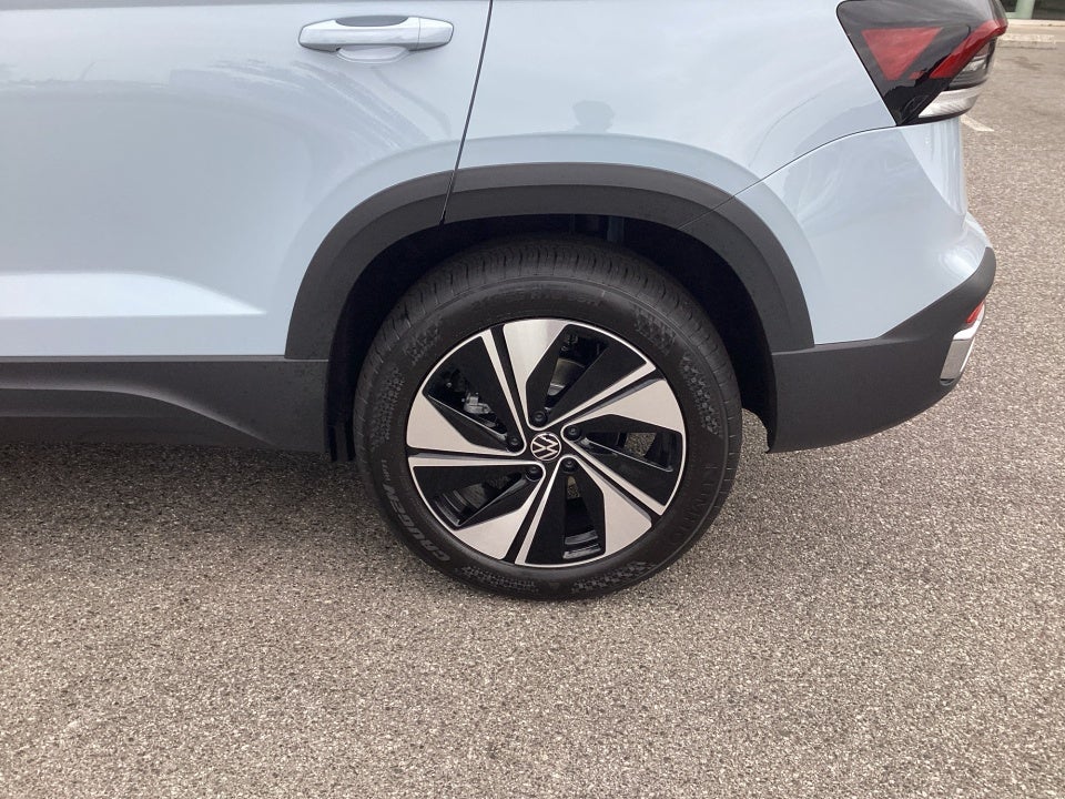 2026 Volkswagen Taos SE