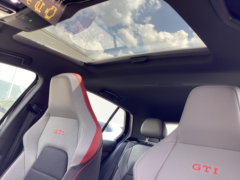 2025 Volkswagen Golf GTI 2.0T SE