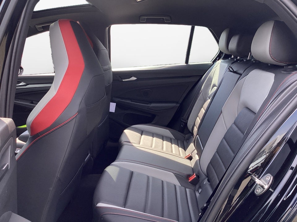 2026 Volkswagen Golf GTI SE