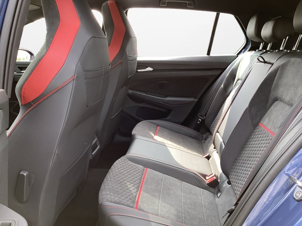 2025 Volkswagen Golf GTI 2.0T SE