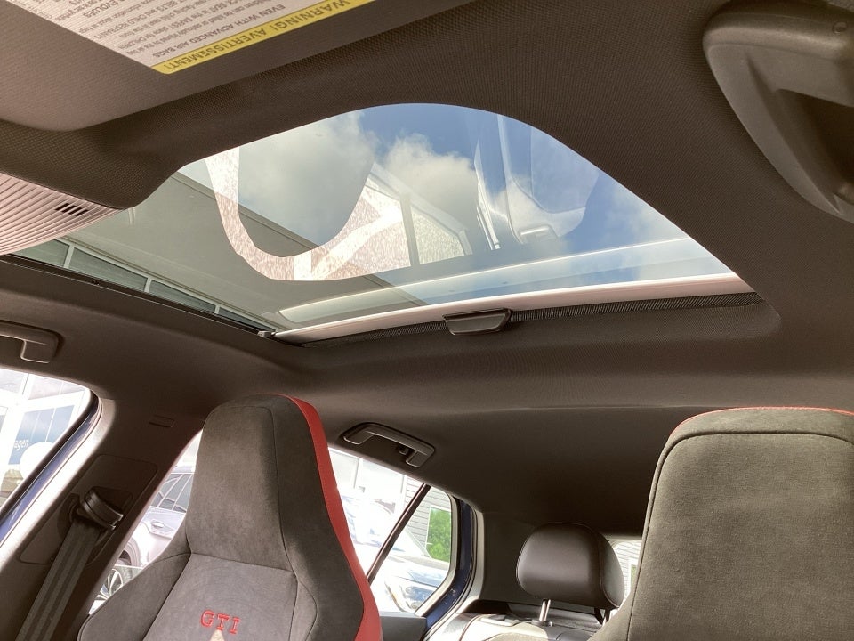 2025 Volkswagen Golf GTI 2.0T SE