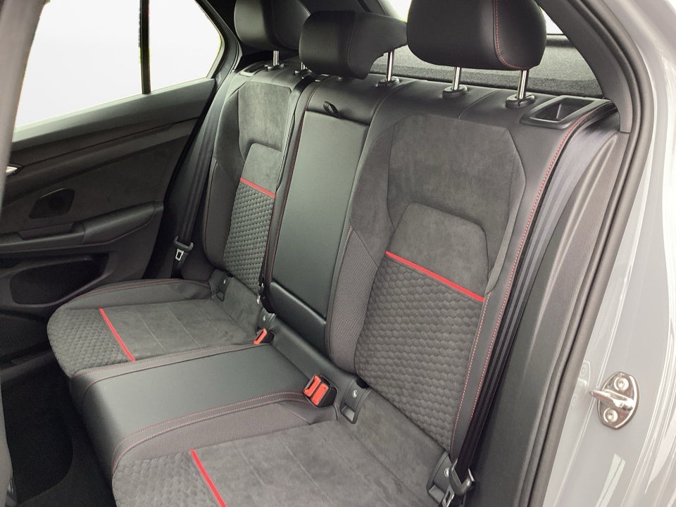 2026 Volkswagen Golf GTI SE