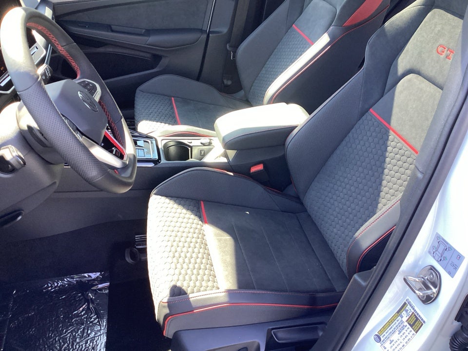 2026 Volkswagen Golf GTI SE