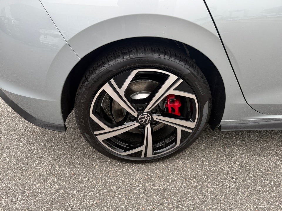 2026 Volkswagen Golf GTI SE
