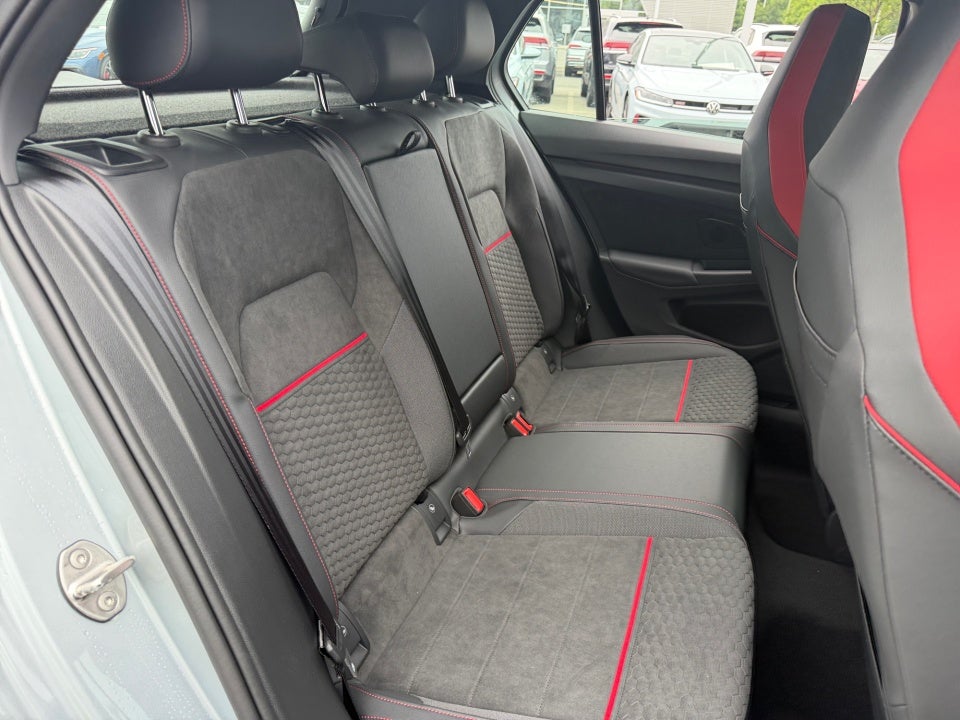 2026 Volkswagen Golf GTI SE