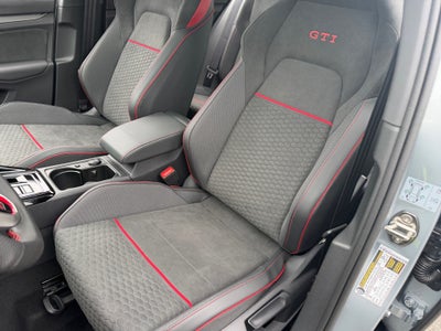 2026 Volkswagen Golf GTI SE