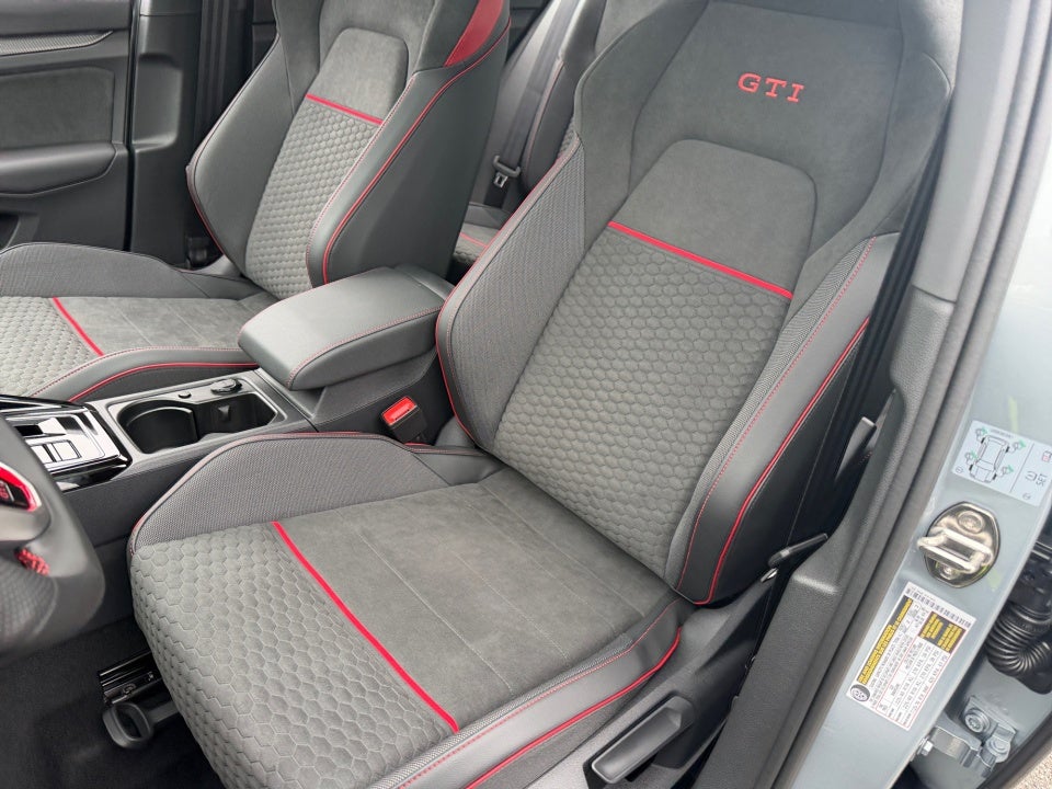 2026 Volkswagen Golf GTI SE