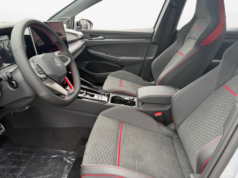 2026 Volkswagen Golf GTI SE
