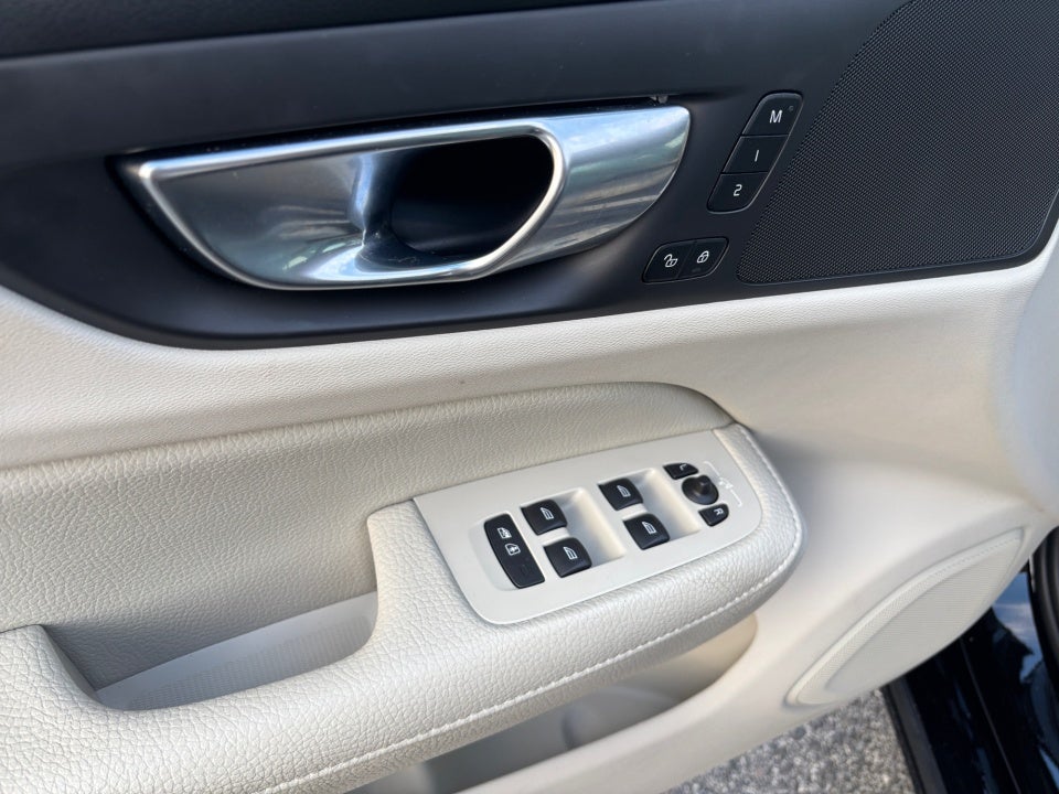 2021 Volvo S60 T5 Momentum