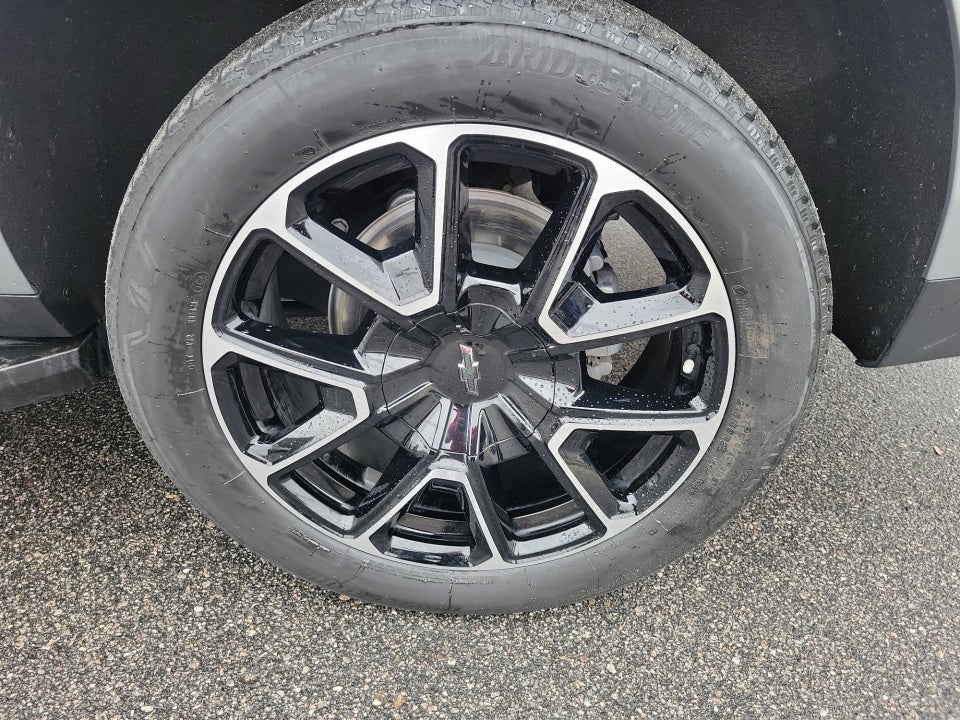 2024 Chevrolet Suburban 4WD RST