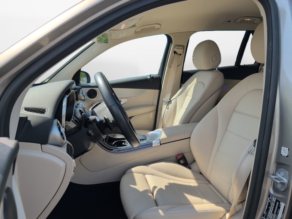2020 Mercedes-Benz GLC 300 GLC 300