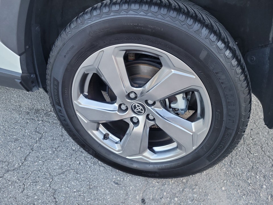 2021 Toyota RAV4 Hybrid Hybrid XLE Premium