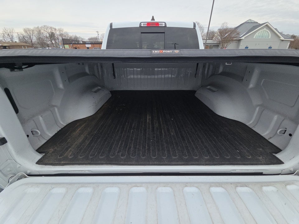 2022 RAM 1500 Big Horn Crew Cab 4x4 5'7" Box