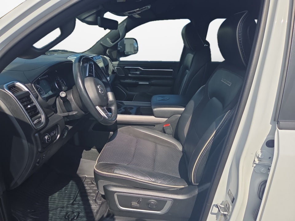 2022 RAM 1500 Laramie Crew Cab 4x4 5'7" Box
