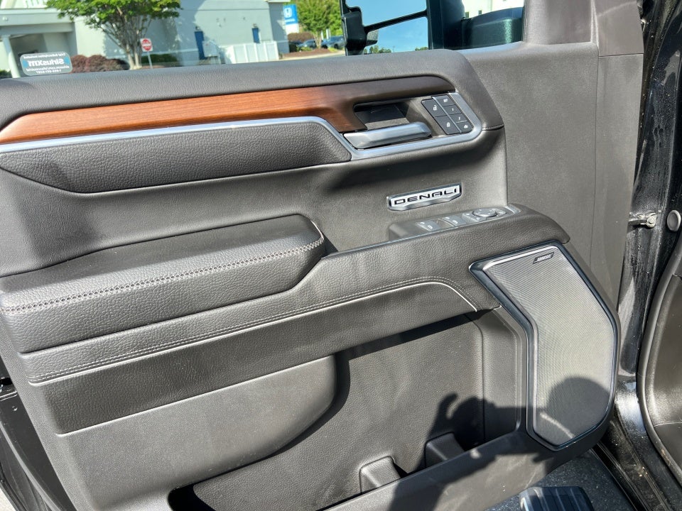 2024 GMC Sierra 1500 4WD Crew Cab Short Box Denali
