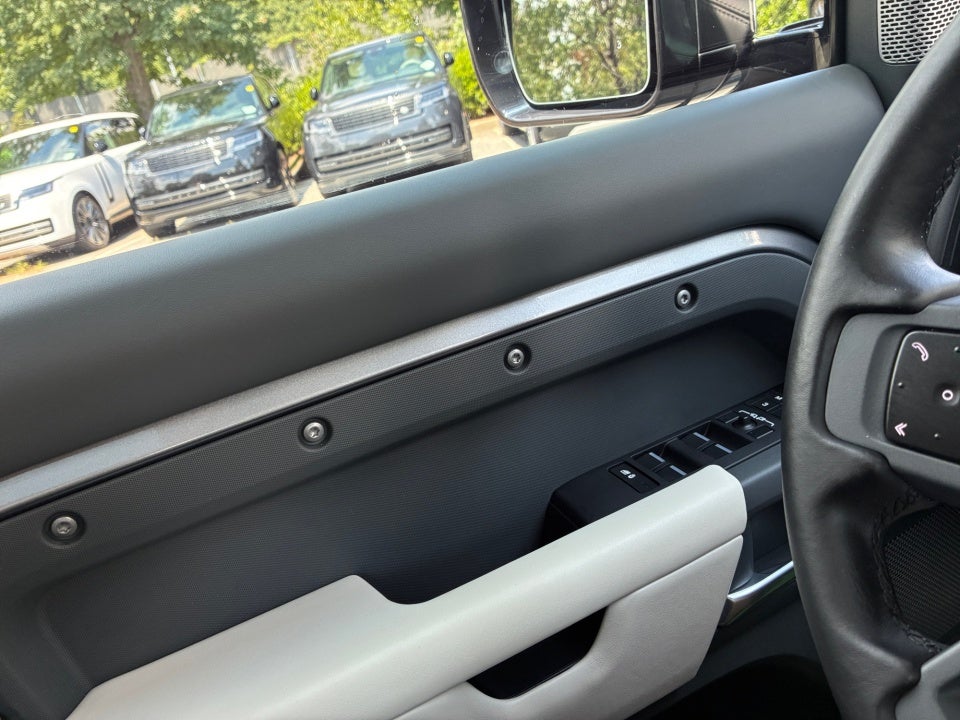 2024 Land Rover Defender X-Dynamic SE