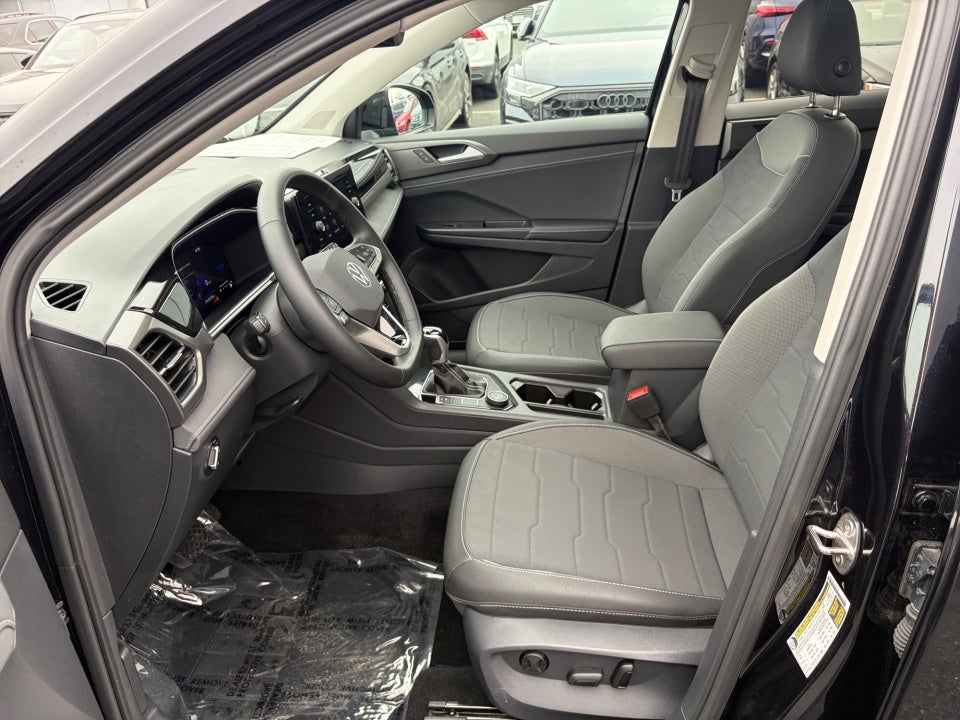 2025 Volkswagen Taos 1.5T SE Black
