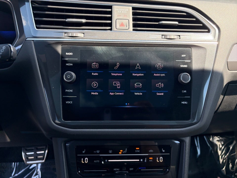 2022 Volkswagen Tiguan 2.0T SE R-Line Black