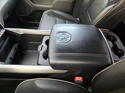 2020 RAM 1500 Laramie Crew Cab 4x4 5'7" Box