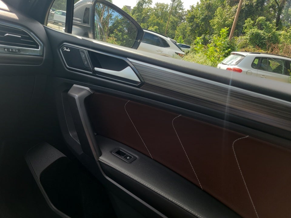 2022 Volkswagen Tiguan SEL R-Line