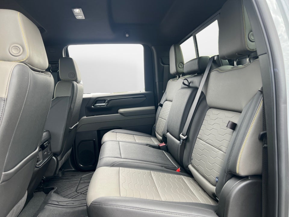 2025 Chevrolet Silverado 2500HD 4WD Crew Cab Standard Bed ZR2