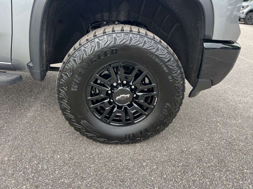 2025 Chevrolet Silverado 2500HD 4WD Crew Cab Standard Bed ZR2