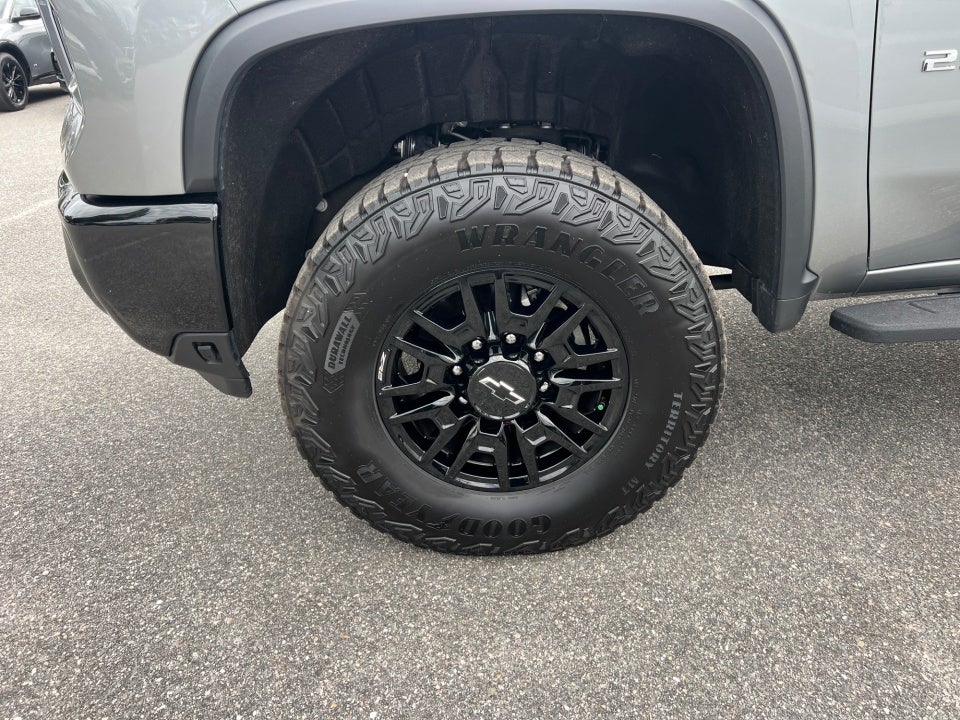 2025 Chevrolet Silverado 2500HD 4WD Crew Cab Standard Bed ZR2