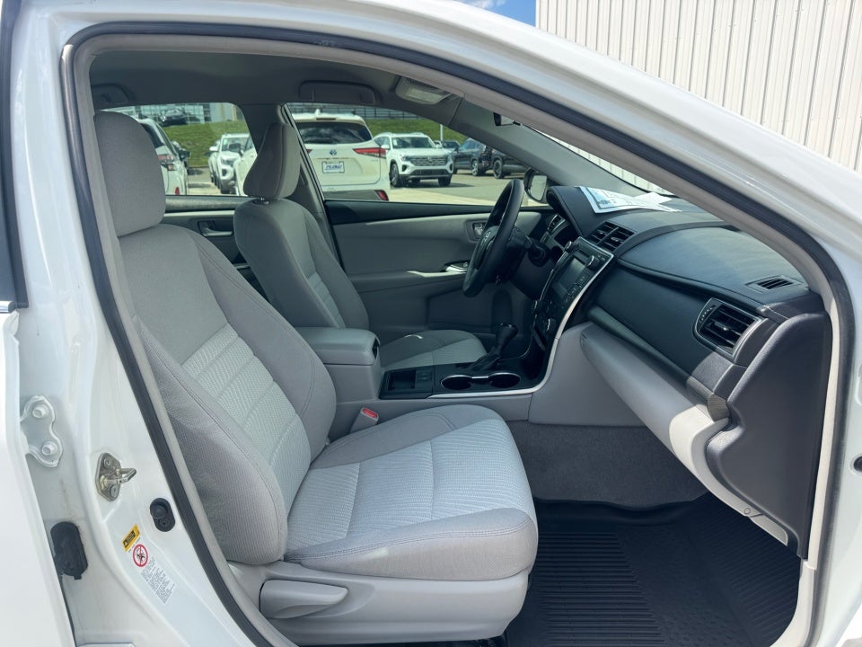 2017 Toyota Camry Hybrid LE