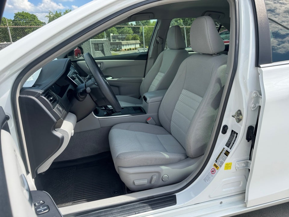 2017 Toyota Camry Hybrid LE